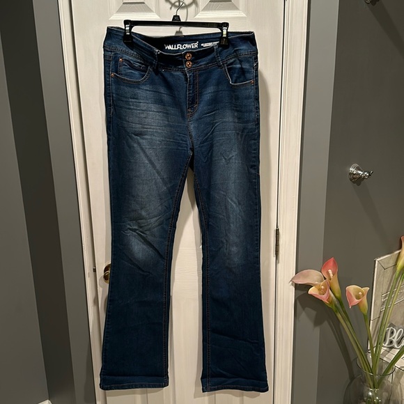 Wallflower jeans, worn once - Picture 1 of 8
